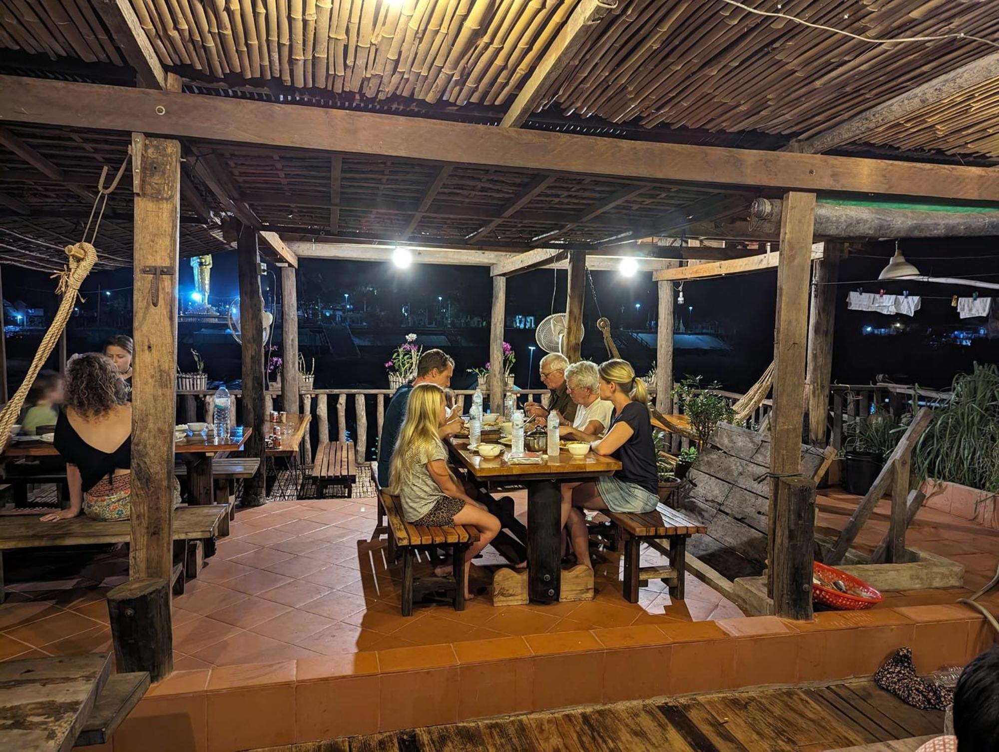 St 63 Home Stay & Tour Kampong Khleang 외부 사진