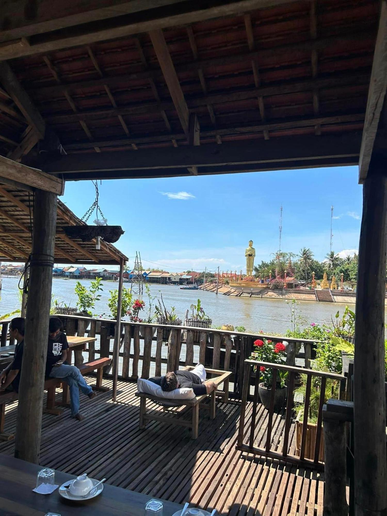 St 63 Home Stay & Tour Kampong Khleang 외부 사진